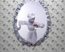 <br />photo by Virginia Panichi (NOBILDONNA IN BIANCO CON ARAGOSTA, 2009) 