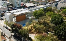 Finalista brasileiro: Centro Digital de Ensino Fundamental, São Caetano do Sul, Brasil, de José Augusto Aly, 2008<br />Foto Nelson Kon 