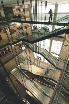 
La Grande Bibliothèque du Québec, Patkau / Croft Pelletier / Menkès Shooner Dagenais architectes associés (Vancouver, C.-B.)<br />Photos James Dow / Patkau Architects Inc 