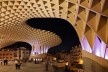 Metropol Parasol, vista noturna da Plaza de La Encarnación, Sevilha. J. Mayer H. Architects, 2004<br />Foto Fernando Alda 