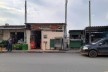 Situação atual da face frontal à avenida de estabelecimentos comerciais existente no conjunto<br />Acervo PET Arquitetura e Urbanismo 