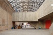 Teatro SESC da Pompéia. Foyer do Teatro [FERRAZ, Marcelo Carvalho (coord). Lina Bo Bardi. São Paulo, Instituto Lina Bo e P. M. Bard]