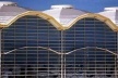 Fachada em "pano de vidro"<br />Foto Eric Taylor / MWAA 