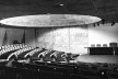 Balneário de Águas da Prata, auditório com cadeiras de Sérgio Rodrigues e domus circular, 1970-1974. Arquitetos João Walter Toscano, Odiléa Setti Toscano, Massayoshi Kamimura<br />Foto Cristiano Mascaro 