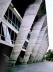 Museu de Arte Moderna do Rio de Janeiro, Affonso Eduardo Reidy, 1953. O MAM é um exemplo de resposta inventiva do arquiteto às demandas de uso, do lugar e da construção. A estrutura externa em pórticos que atiranta a laje do segundo pavimento permite a li<br />Foto do autor 