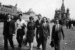 01. Fábio Penteado, Pedro Paulo de Melo Saraiva, Joana (tradutora do grupo em Moscou), Jon Maitrejean, Paulo Mendes da Rocha e Alfredo Paesani, Praça Vermelha, Moscou, 1962
Acervo Paulo Mendes da Rocha
02. Pedro Paulo de Melo Saraiva, Fábio Penteado e Pau<br />Foto Fernando Mendonça 