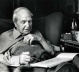  Henry Moore desenhando em Hoglands, 1983 [The Henry Moore Foundation]