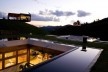 Projeto Casa Grelha, vista a partir do teto jardim.Forte, Gimenes & Marcondes Ferraz Arquitetos, 2º. prêmio categoria profissional/ obras concluídas, Serra da Mantiqueira, SP, 2005-2007.