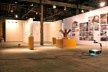 Exposição Território de Contato, Marcos Acayaba e Nicolás Robbio (módulo 2), curadoria Marta Bogéa e Abilio Guerra, Sesc Pompéia, 2013<br />Foto Juan Guerra 