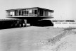 Refinaria Alberto Pasqualini, portaria. Carlos M. Fayet, Cláudio L. G. Araújo, Moacyr Moojen Marques e Miguel A. Pereira, 1962-68<br />Foto divulgação  [Acervo Fayet, Araújo & Moojen]