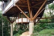 Casa na Praia de São Pedro, Guarujá, 1997. Arquitetura com madeira certificada, arquiteto Marcos Acayaba. <br />Foto Nelson Kon 