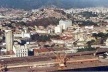 Figura 2 – Vista aérea da parte mais alta e mais homogênea, constituida desde os primórdios da ocupação da área e a região do porto desenvolvida após 1910<br />Foto Eduardo Maia  [Acervo do LPUA/NPPG]