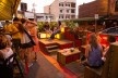 Parklet de engradados na Mateus Grou. Zoom, Instituto Mobilidade Verde e Contain It<br />Foto Sissy Eiko 