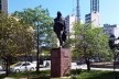 Estátua na Avenida Paulista, São Paulo<br />Foto Abilio Guerra 