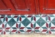 Ladrilhos hidráulicos revestem o piso das casas em Trinidad, Cuba, 20 abril 2014<br />Foto Victor Sena 