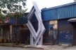 Escultura (?) sendo construída no espaço público, Grotão da Bela Vista<br />Foto Abilio Guerra 