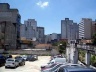 O vazio no Bixiga, ao lado do Teatro Oficina, onde vai ser implantado o shopping<br />Foto Merten Nefs, fev. 2005 