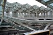 Chegando na Estação Oriente, as docas para ônibus com a grande cobertura ao fundo, Lisboa<br />Foto Juliano Carlos Cecílio Batista Oliveira 