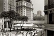 Cobertura da Praça do Patriarca, arquiteto Paulo Mendes da Rocha<br />Foto Nelson Kon 