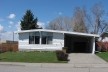 Elementos da arquitetura moderna: as vigas aparentes sob o beiral, a garagem lateral. Tour por Brentwood, AB, Canadá<br />Foto Octavio Lacombe 