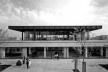O Jardim de Esculturas na área posterior da Neue Nationalgalerie e seu acesso à galeria do subsolo<br />Foto/photo David Chipperfield Architects Berlin 