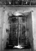 Porta de madeira, Chapada dos Guimarães. Acervo: IPHAN.  [www.iphan.gov.br.]