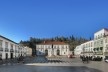 Praça da República, do outro lado, a moldura do Castelo dos Templários<br />Foto Victor Hugo Mori 