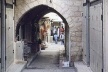 "Shuk" (bazar) de Nazareth. Pode-se ver algo do trabalho de recuperação: ordenamento da pavimentação, abolição dos letreiros visualmente poluentes e intervenções improvisadas (fios, tubulações, acréscimos ofensivos etc.)