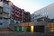 Porto, Passeio das Cardosas, pátio interno com vista para os fundos de hotel de luxo instalado em antigo palacete renovado<br />Foto Andréa da Rosa Sampaio, 2016 