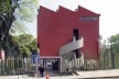 Casa-estúdio de Diego Rivera, acesso lateral, 1931. Arquiteto Juan O'Gorman<br />Foto Victor Hugo Mori 