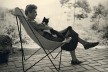 Elizabeth Bishop no Brasil com seu gato, Tobias<br />Foto divulgação  [Vassar College Library Archives & Special Collections, New York/Radio BBC]