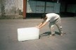 Francis Alÿs, Paradox of Praxis, 1997<br />Foto divulgação  [www.francisalys.com]