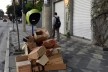 Oficina de desenho urbano MCB, interferência urbana: lixo irregular, São Paulo, 2011<br />Foto Nina Dalla 