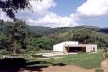 Casa em Cabreúva, Paulo Mendes da Rocha<br />Foto Nelson Kon 