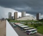 Teatro Nacional Cláudio Santoro e, ao fundo, Setor Bancário Norte, vistos da Plataforma Rodoviária<br />Foto Aldo Paviani 