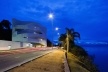 Sede da Fundação Iberê Camargo, vista noturna. Arquiteto Álvaro Siza, 2008<br />Foto Nelson Kon 