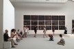 Público em sala de exposição, pavilhão geral<br />Foto Helena Guerra 