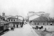 Hotel D'Oeste, no Largo São Bento, esquina com Rua Boa Vista, 1900 [São Paulo de Piratininga: de pouso de tropas a metrópole. O Estado de S. Paulo / Terceiro]