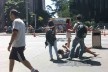 Pedestres e ciclistas ocupam a Avenida Paulista no domingo<br />Foto Abilio Guerra 
