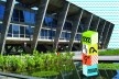 Concurso nacional para a marca do UIA Rio, terceiro lugar. Aplicação em totem de informações. Victor Buck / Dito Criativo Design