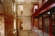 Fábrica de Sal – Centro Educacional de Ribeirão Pires, pontes de metal do Centro de Qualificação de Professores, 2001-2003. Arquitetos Rafael Perrone e Márcio do Amaral<br />Foto Andres Otero 