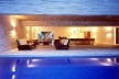 Sala + terraço + piscina com caixilhos totalmente embutidos<br />Foto de Arnaldo Pappalardo 