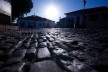 Aspecto do conjunto urbano edificado, com passeio em capistranas de quartzito e pavimentação em filetado de granito<br />Foto Fabio Lima 