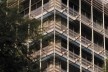 Detalhe da fachada, estrutura dos brises<br />Imagens dos autores do projeto 