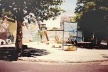 Las plazas de la Las plazas de la democracia, construidas luego de 1983 por parte de la Municipalidad con la colaboración vecinal, recibieron nombres significativos como: Plaza de la Vecindad, de la Paz, de Todos<br />Foto SB, 1990 