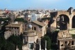 Panorâmica montada com dezenas de fotos na tentativa de mostrar quase todo o complexo monumental arqueológico de Roma: do Campidoglio ao Coliseu