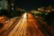 Avenida 23 de Maio, em São Paulo: via de trânsito rápido sem acesso aos lotes lindeiros<br />Foto Silvio Tanaka  [Creative Commons]