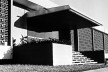 Refinaria Alberto Pasqualini – Refap, Petrobras, Superintendência, fachada oeste, Carlos M. Fayet, Cláudio Araújo (coord.), Moacyr Moojen e Miguel Pereira, 1962, Canoas RS<br />Foto João A. da Fonseca 