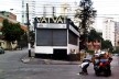 Sede da Vai-Vai e carroceiro transportando sucata, Grotão da Bela Vista<br />Foto Abilio Guerra 