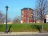 Reminiscência da ocupação residencial da área do Midtown em Saint-Louis, testemunha abandonada da tipologia antes existente ao longo da Washington Avenue e em frente à Pulitzer Foundation<br />Fotos de Zeuler Lima 